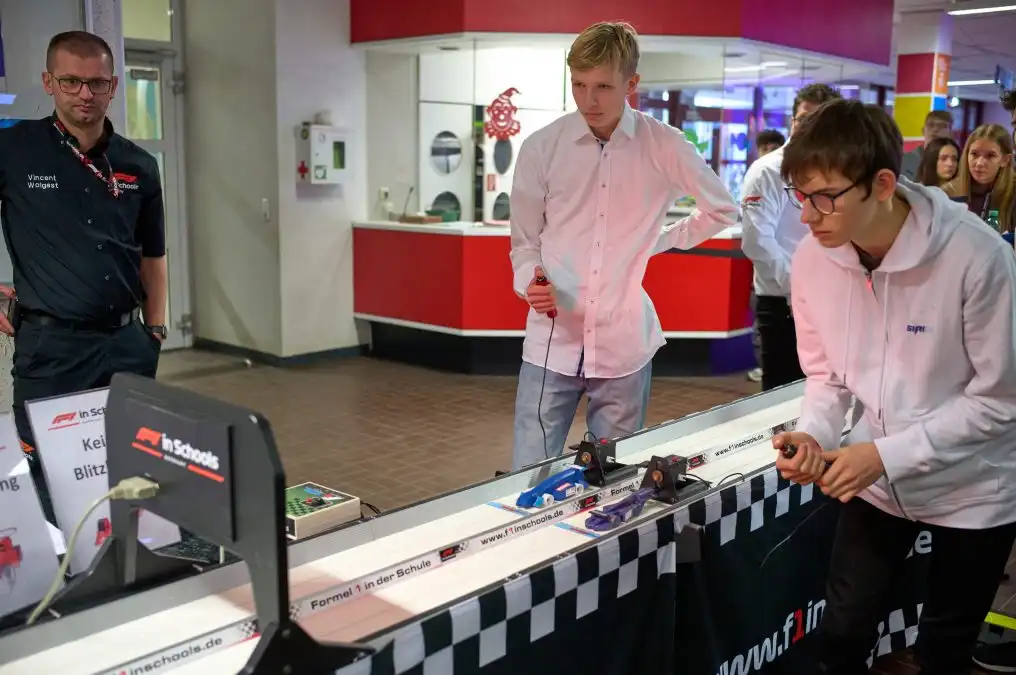 F1inSchools: Getting real experience in STEM from an early age